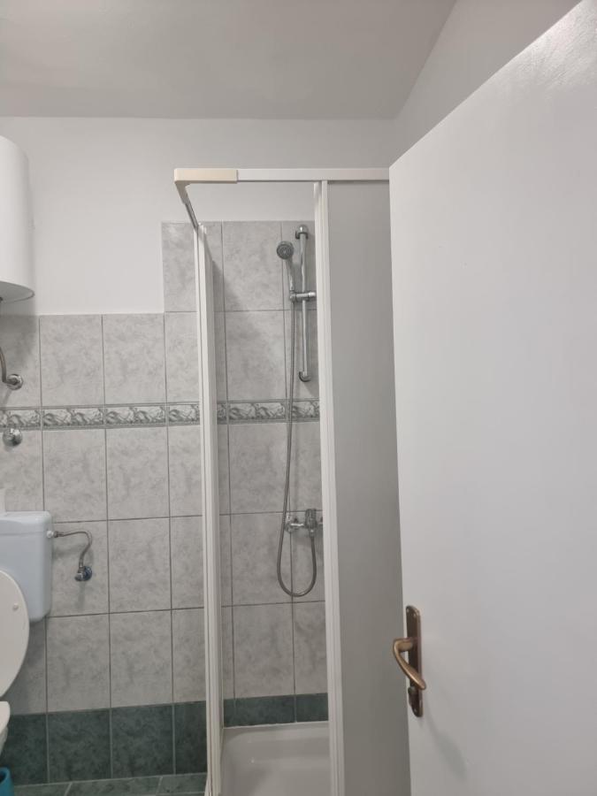 Apartmani Alen Dinjiška Buitenkant foto