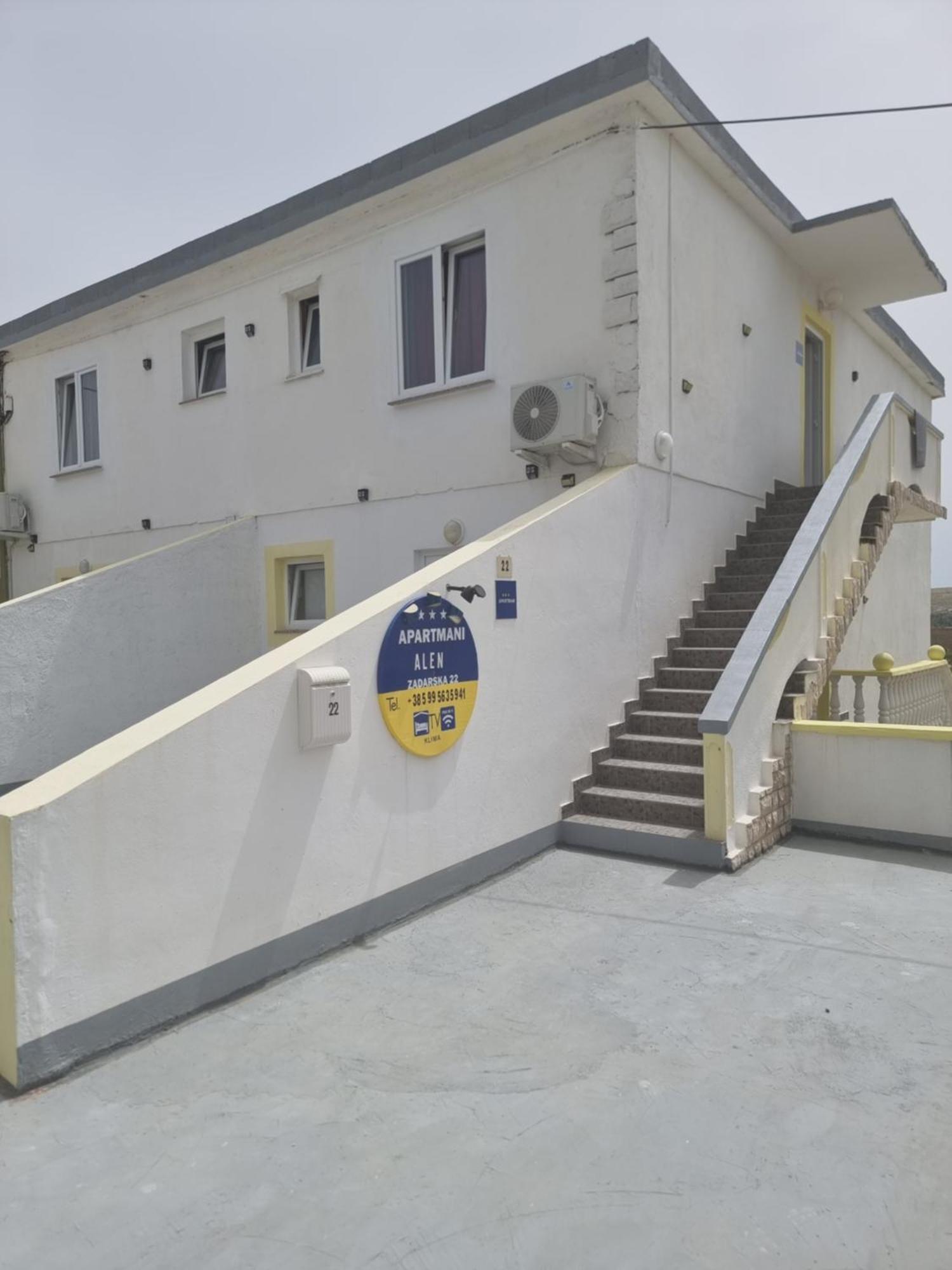 Apartmani Alen Dinjiška Buitenkant foto