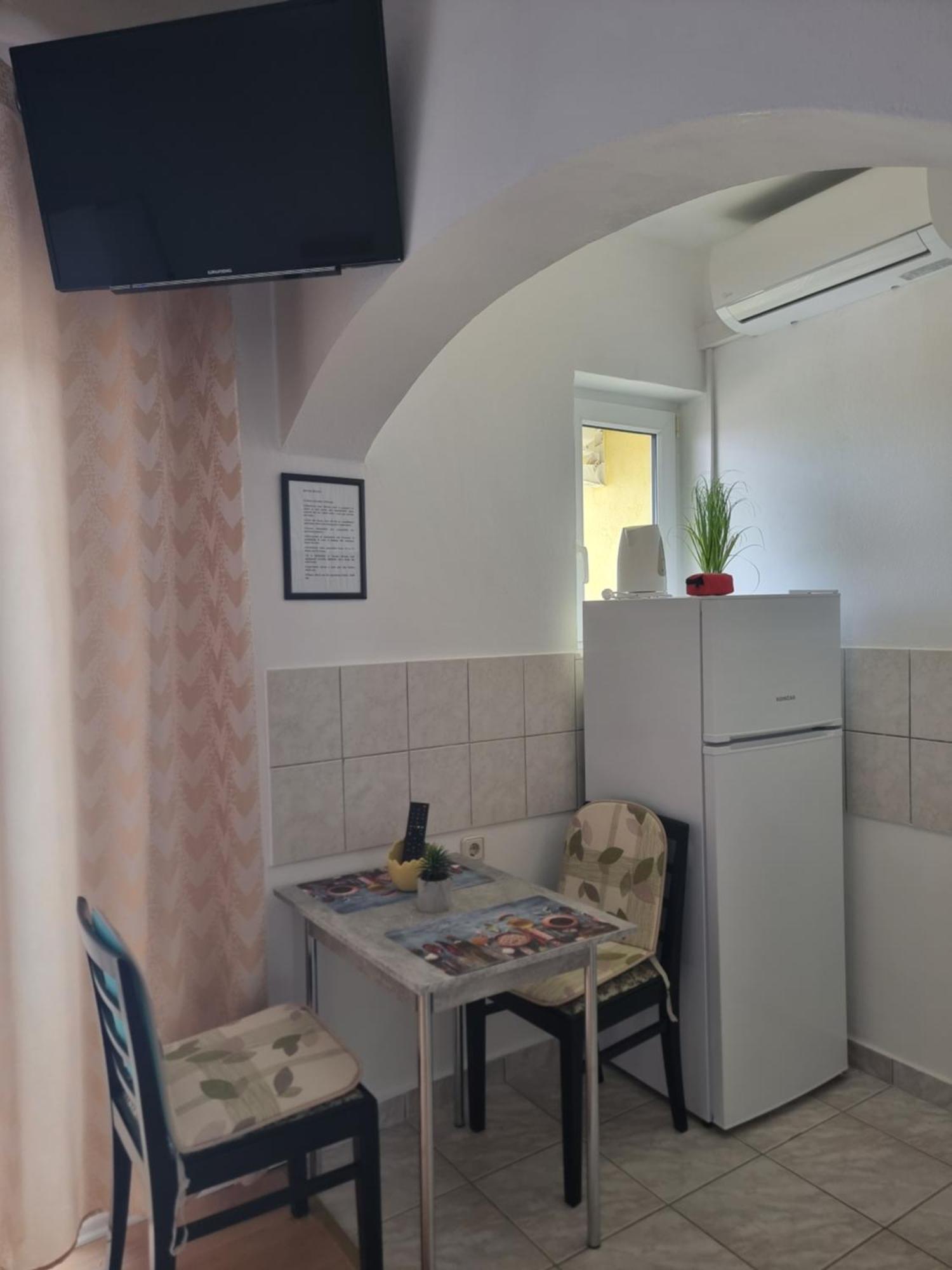 Apartmani Alen Dinjiška Buitenkant foto