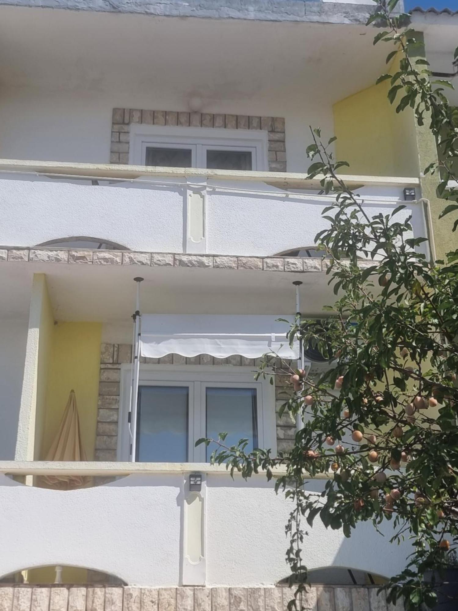 Apartmani Alen Dinjiška Buitenkant foto