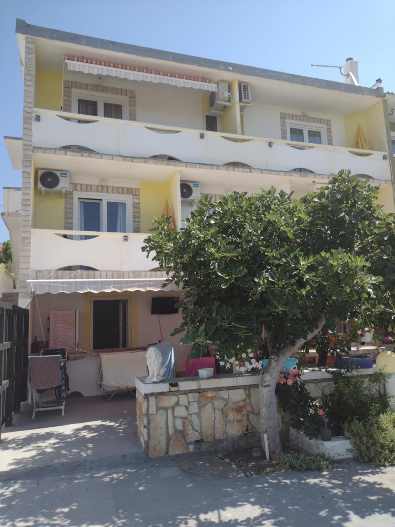 Apartmani Alen Dinjiška Kamer foto