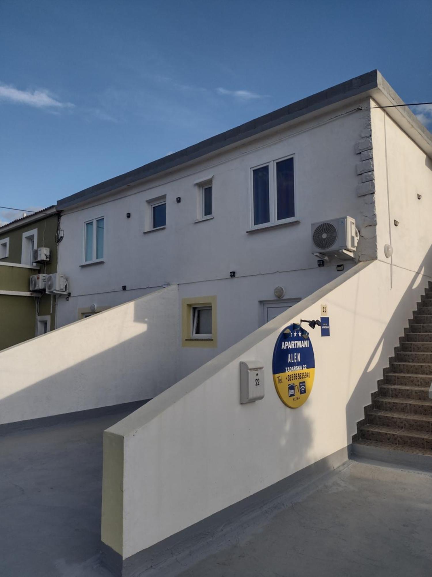 Apartmani Alen Dinjiška Buitenkant foto